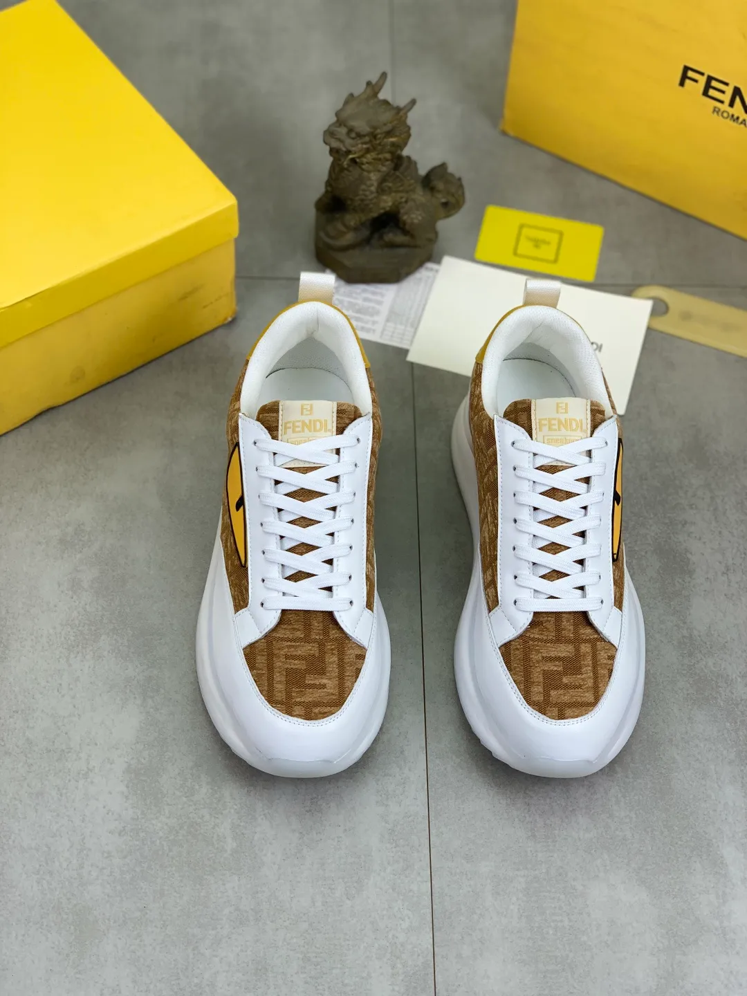 ​Men's shoes 💰P460 💰[New] Little Monster 🆘 New FENDI (Fendi) counter new 🕶️🕶️Simple routing effect, showing an elegant and cool driving shoe 🎬Using imported calfskin + first-layer pigskin lining🐂Excellent material🎬Detailed workmanship 🤗Comfortable foot feel➰➰. ​Pair it with any outfit to show your taste and temperament, low-key luxury ♻️Design ​simple and elegant ​noble and fashionable 🍃​Very loved and favored by trendy men 💓❤️Size: 38-44 (45 46 customized) 3⃣️ colors available